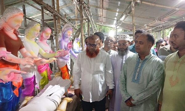 চিতলমারীতে একই মন্দিরে দেড় শতাধিক প্রতিমা দিয়ে দুর্গাপূজার আয়োজন