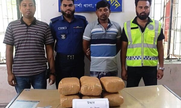 যশোরের শার্শায় ১২ কেজি গাঁজাসহ যুবক আটক