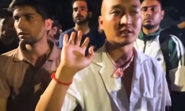 নেপালের প্রধানমন্ত্রী সুশীলার পদত্যাগ চায় সুদানের অনুসারীরা, গভীর রাতে বিক্ষোভ