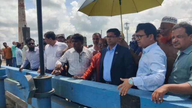 খুলনার ডুমুরিয়ায় জলাবদ্ধতা নিরসনে স্থায়ী সমাধানের পথ খোঁজা হচ্ছে : তৌফিকুর রহমান