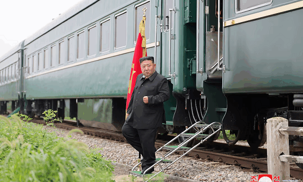 উড়োজাহাজ ছেড়ে বুলেটপ্রুফ সাঁজোয়া ট্রেনে চীনে গেলেন কিম