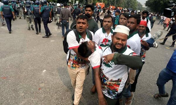 সংসদ ভবন এলাকায় সংঘর্ষে আহত ২০ জন ঢামেকে