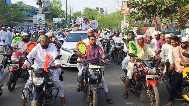 খুলনা-৩ আসনে হাতপাখা মার্কার প্রার্থী মাওঃ আব্দুল আউয়ালের মোটরসাইকেল শোডাউন
