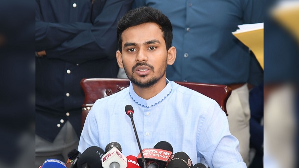 ঢাকা-১০ আসনে ভোটার হচ্ছেন উপদেষ্টা আসিফ, প্রার্থী হওয়া নিয়ে গুঞ্জন