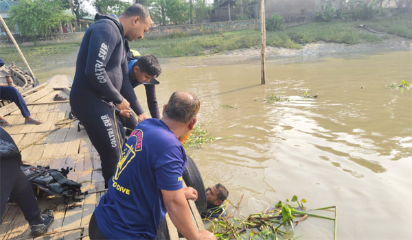 রূপসা নদীতে ডুবে যাওয়া মিঠুর সন্ধান মেলেনি এখনো