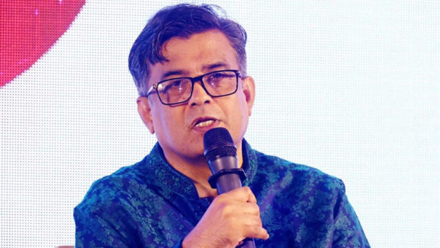 রাজনৈতিক দলগুলোকে আওয়ামী লীগের বিরুদ্ধে শক্ত ও ঐক্যবদ্ধ অবস্থান নিতে হবে: শফিকুল আলম