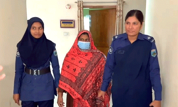 ৮ কুকুরছানা হত্যা: গ্রেপ্তার সরকারি কর্মকর্তার স্ত্রী নিশি কারাগারে