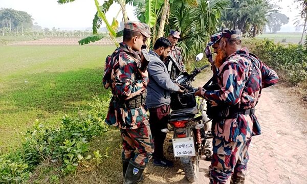 খুলনায় এনসিপি নেতাকে গুলির ঘটনায় যশোর সীমান্তে কড়া নজরদারি