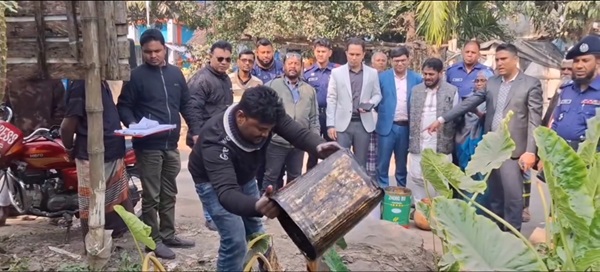 শার্শায় ভেজাল গুড় কারখানায় ভ্রাম্যমাণ আদালতের অভিযান, ৪০ হাজার টাকা জরিমানা