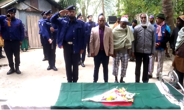 ফকিরহাটে বীর মুক্তিযোদ্ধা আব্দুল মালেককে রাষ্ট্রীয় মর্যাদায় দাফন