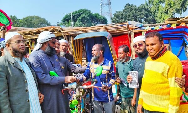 খুলনা-২ আসনের হাতপাখার প্রার্থীর গণসংযোগ