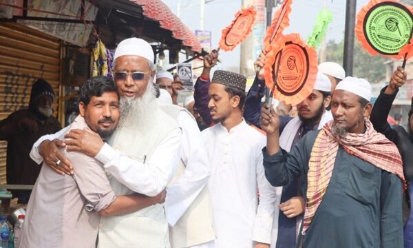 খালিশপুরের ৯নং ওয়ার্ডে হাতপাখা প্রার্থীর গণসংযোগ