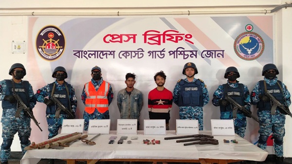 সুন্দরবনে পর্যটক অপহরণকারী রাঙ্গা বাহিনীর প্রধান আটক, অস্ত্র ও লুণ্ঠিত মালামাল উদ্ধার