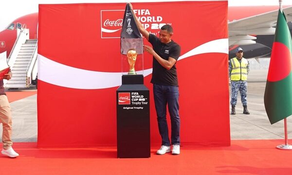 প্রথমবার বাংলাদেশে এসেই মুগ্ধ ব্রাজিলের বিশ্বকাপজয়ী ফুটবলার