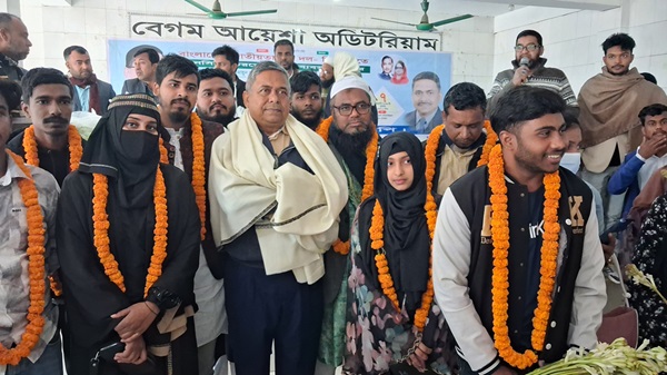 শ্রীপুরে এনসিপি ও চরমোনাইয়ের শতাধিক নেতা-কর্মীর বিএনপিতে যোগদান