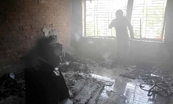 খুলনা সিআইডির সদর দপ্তরে অগ্নিকাণ্ড