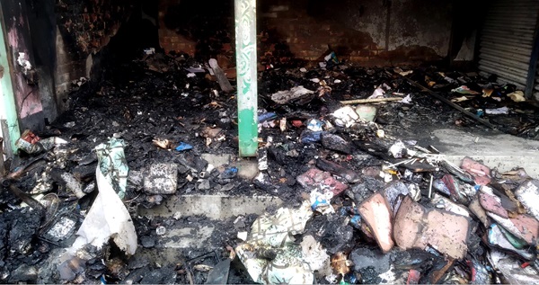 ফকিরহাটে ব্যবসা প্রতিষ্ঠানে আগুন লেগে সব পুড়ে ছাই