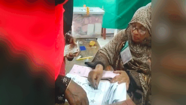 হাতিয়ায় ব্যালট পেপারে প্রকাশ্যে সিল মারার অভিযোগে সহকারী প্রিসাইডিং কর্মকর্তা আটক