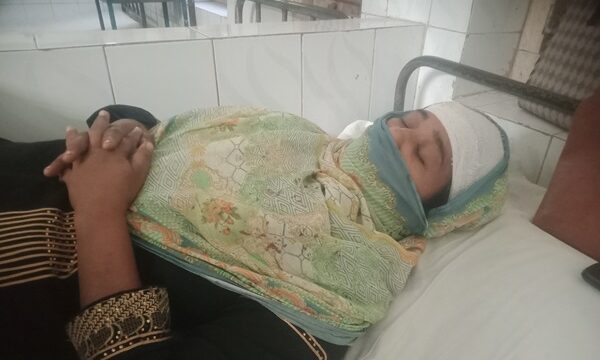 বাগেরহাটের আড়পাড়ায় জমি সংক্রান্ত বিরোধে প্রতিপক্ষের হাতে মারপিটের শিকার নারী