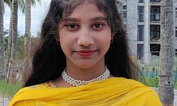 জুনিয়র বৃত্তি পরীক্ষায় সাফল্য, চিকিৎসক হয়ে মানুষের সেবা করতে চায় হুমায়রা