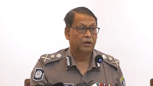 পদত্যাগপত্র জমা দিয়েছেন আইজিপি