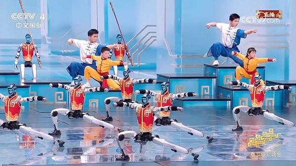 চীনা নববর্ষের অনুষ্ঠানে রোবটদের মার্শাল আর্ট