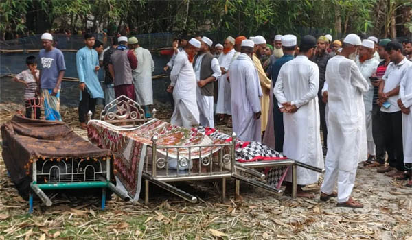 খুলনায় সড়ক দুর্ঘটনায় নিহত নববধূ মিতুসহ তিনজনের দাফন সম্পন্ন