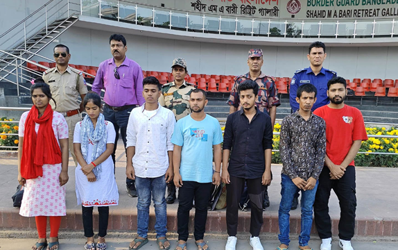 ভারতে আটক ৭ বাংলাদেশীকে বেনাপোল চেকপোস্ট দিয়ে হস্তান্তর