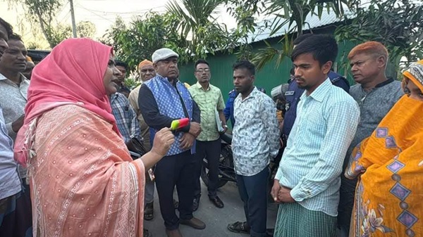 আইসক্রিমে কামড় দিতেই বেরিয়ে এলো কেঁচো