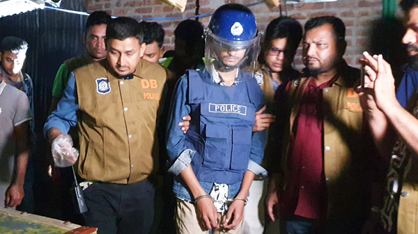 বাবাকে খুনের উদ্দেশ্যেই ঈদের ছুটিতে বাড়ি আসেন সিয়াম