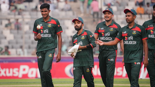 পাকিস্তানকে হারিয়েই ইফতার করতে গেল বাংলাদেশ