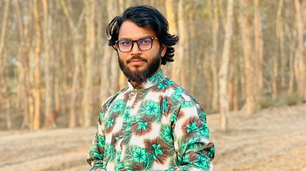 তারাবির নামাজের ভিডিও প্রকাশ, মারধর করে কনটেন্ট ক্রিয়েটরকে পুলিশে সোপর্দ