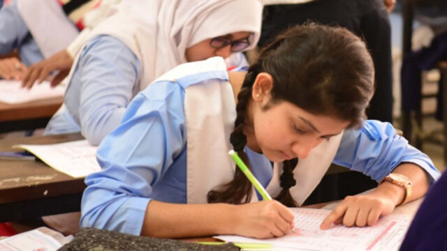 এসএসসি পরীক্ষার প্রবেশপত্র বিতরণের তারিখ ঘোষণা