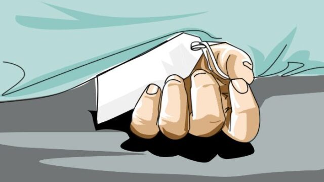 কয়রায় স্বামীকে শ্বাসরোধে হত্যা, স্ত্রী পলাতক