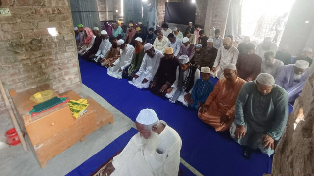 সৌদির সঙ্গে মিল রেখে সাতক্ষীরার প্রায় ২০ গ্রামে পবিত্র ঈদুল ফিতর উদযাপন