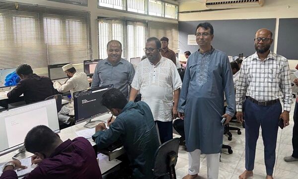 খুবিতে কর্মকর্তা-কর্মচারীদের পদোন্নতি প্রক্রিয়ায় প্রথমবারের মতো চালু হলো দক্ষতা উন্নয়ন পরীক্ষা