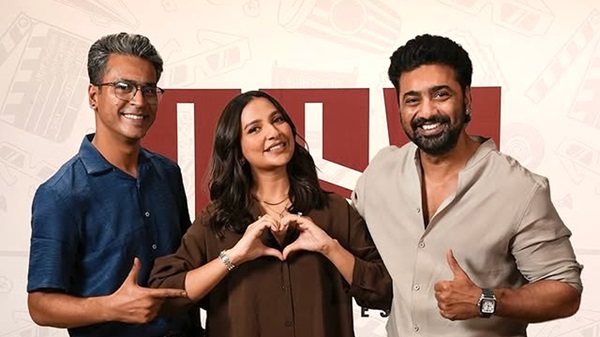 শুভশ্রী ও অনির্বাণকে নিয়ে পরিচালনায় আসছেন দেব