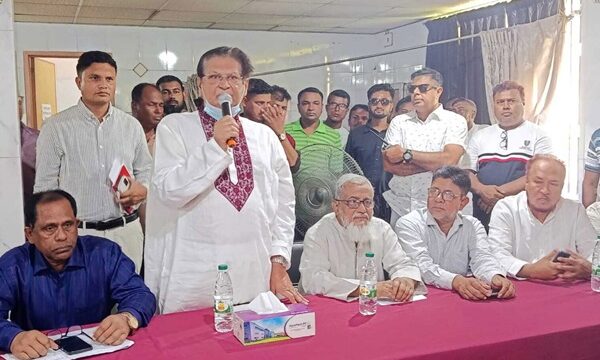 চিকিৎসা সেবা সাধারণ মানুষের দোরগোড়ায় পৌঁছে দিতে সরকার অঙ্গীকারবদ্ধ : লবি