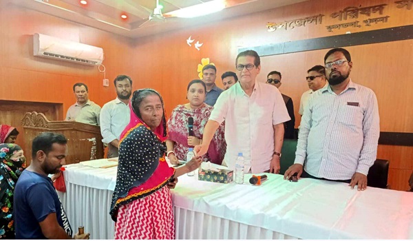 সরকার সব সময় জনগণের পাশে থাকতে চায় : আলি আসগার লবি