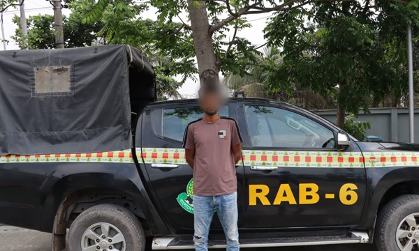 খুলনায় শীর্ষ সন্ত্রাসী সুজন অস্ত্রসহ গ্রেপ্তার