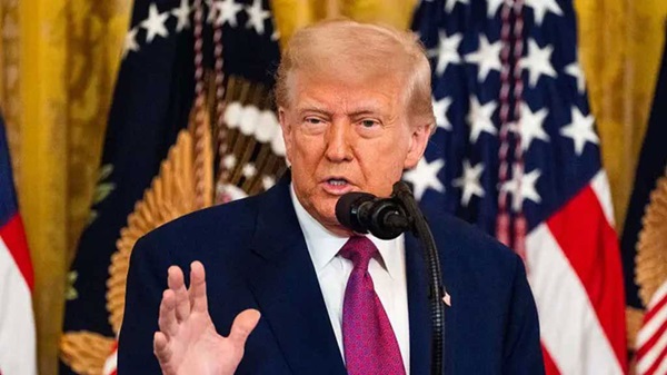 ন্যাটো ‘কাগুজে বাঘ’, ব্রিটেনের বিমানবাহী রণতরিগুলো ঠিকমতো কাজই করে না: ট্রাম্প