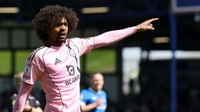 ইংলিশ ফুটবলের তৃতীয় স্তরে নামার শঙ্কায় হামজার লিস্টার!