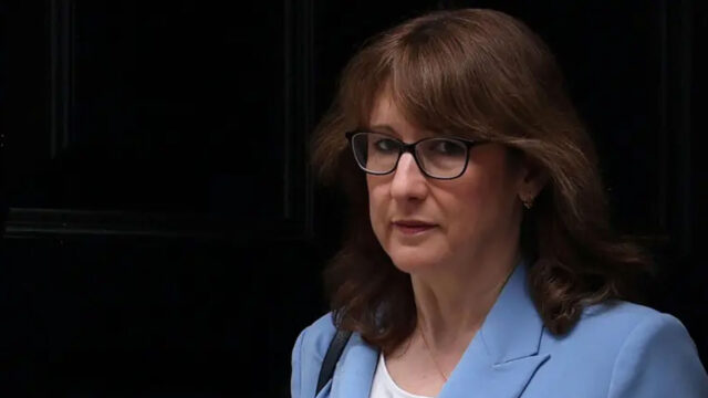 ইরান যুদ্ধকে যুক্তরাষ্ট্রের ‘ভুল’ বললেন ব্রিটিশ চ্যান্সেলর