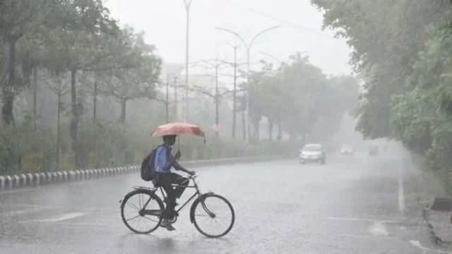 ঢাকায় বজ্রসহ বৃষ্টির আভাস, কমতে পারে দিনের তাপমাত্রা