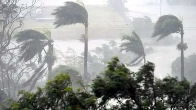যশোর-কুষ্টিয়া-খুলনায় দমকা হাওয়া ও বজ্রবৃষ্টির আভাস