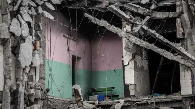 যুক্তরাষ্ট্র-ইসরায়েলি হামলায় ইরানে ৯৪২ স্কুল ক্ষতিগ্রস্ত