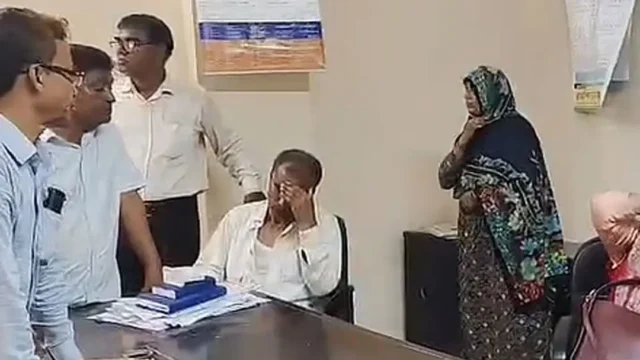 শিক্ষিকাকে মারধরের পরও নেই মামলা, সেই কর্মীর নামে আছে গ্রেপ্তারি পরোয়ানা