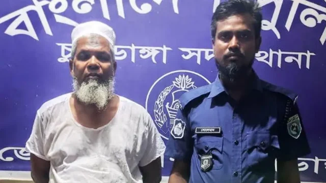 শিশুকে ধর্ষণ চেষ্টা, অভিযুক্ত বৃদ্ধকে পুলিশের হাতে তুলে দিলেন স্থানীয়রা