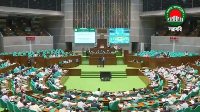 হজ ফ্লাইট ১৮ এপ্রিল শুরু হবে : ধর্মমন্ত্রী