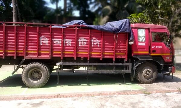 ফকিরহাটে ডাকাতি হওয়া ট্রাক মালামাল সহ উদ্ধার : আটক ২